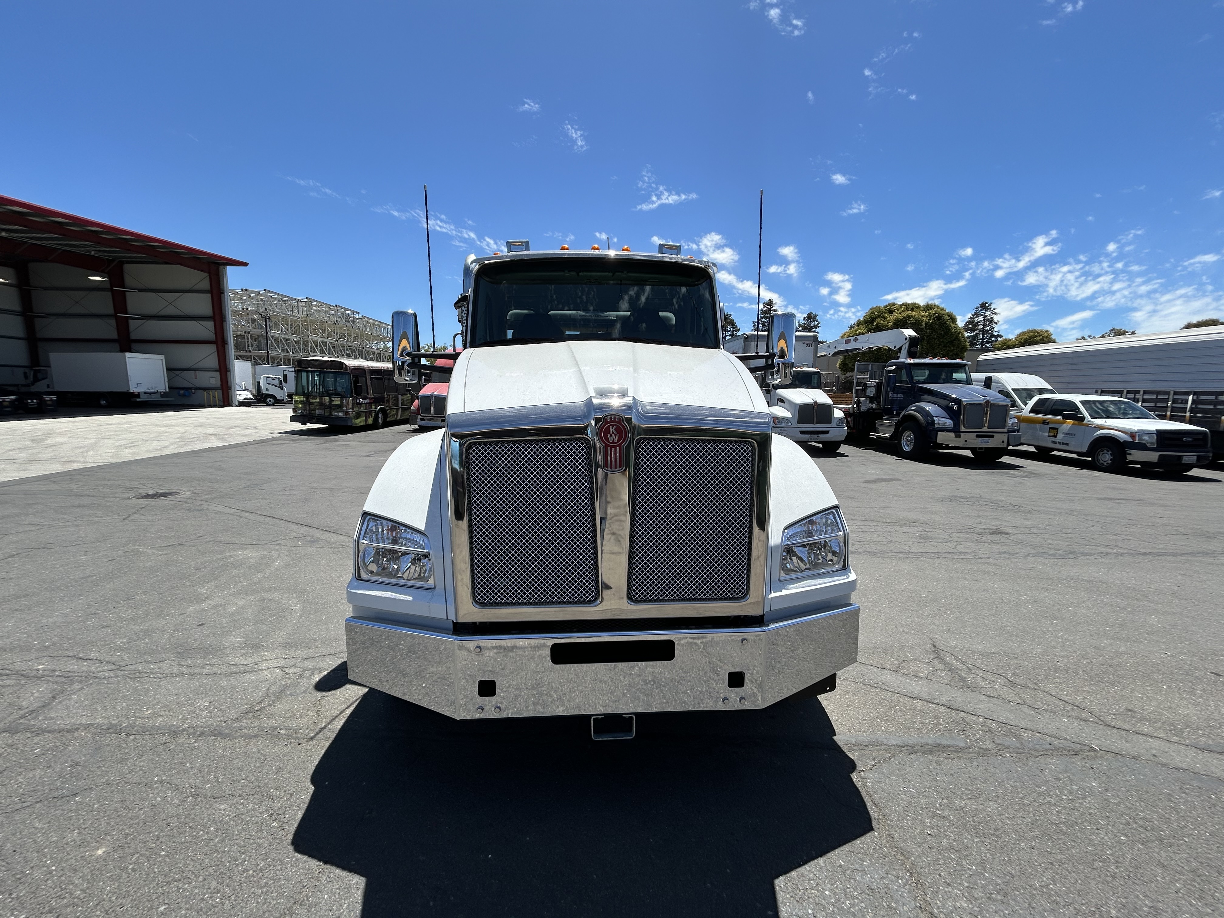 2024 Kenworth T880