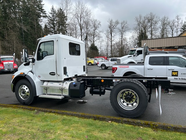 2025 Kenworth T880