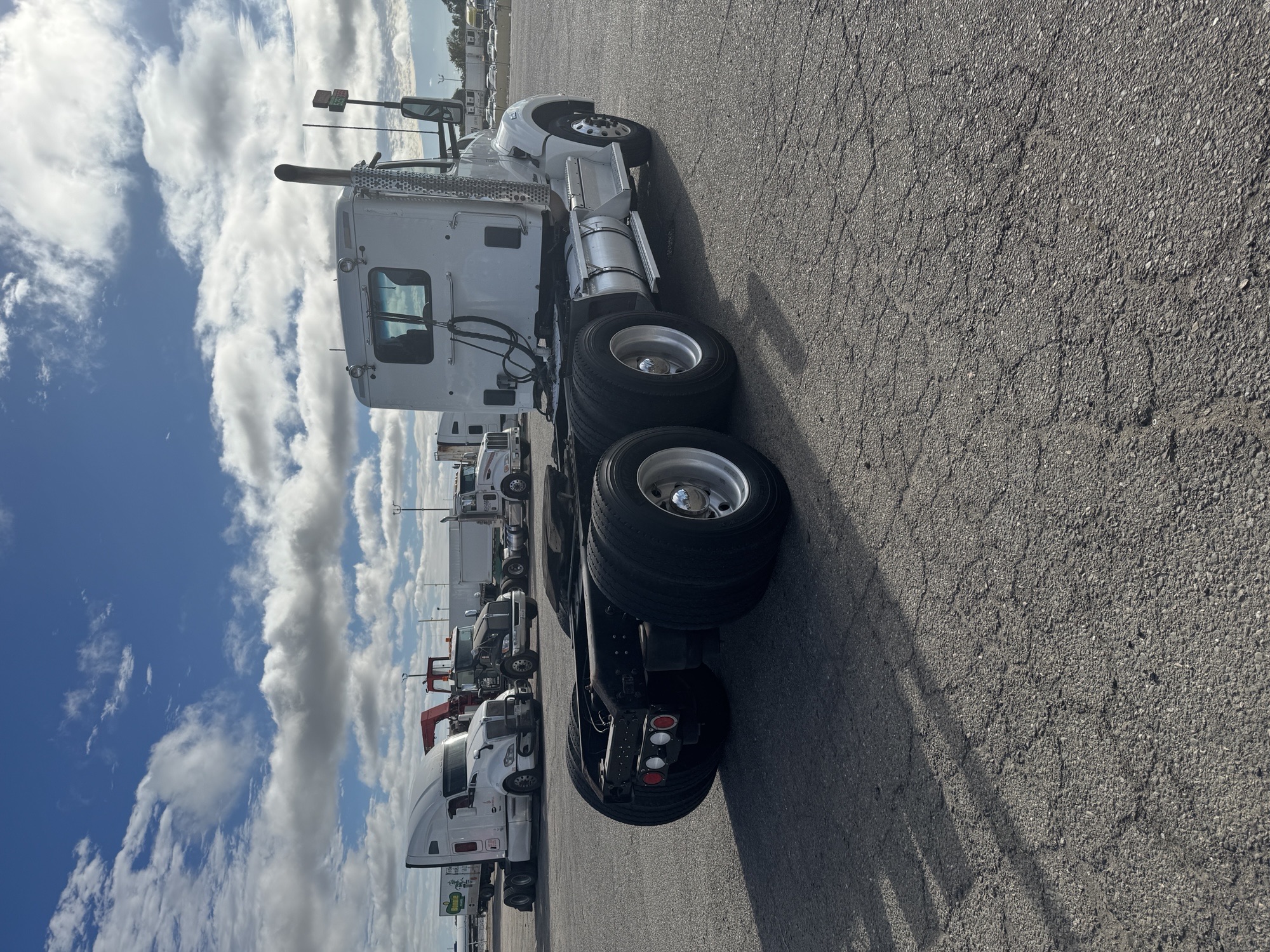 2016 Kenworth T880