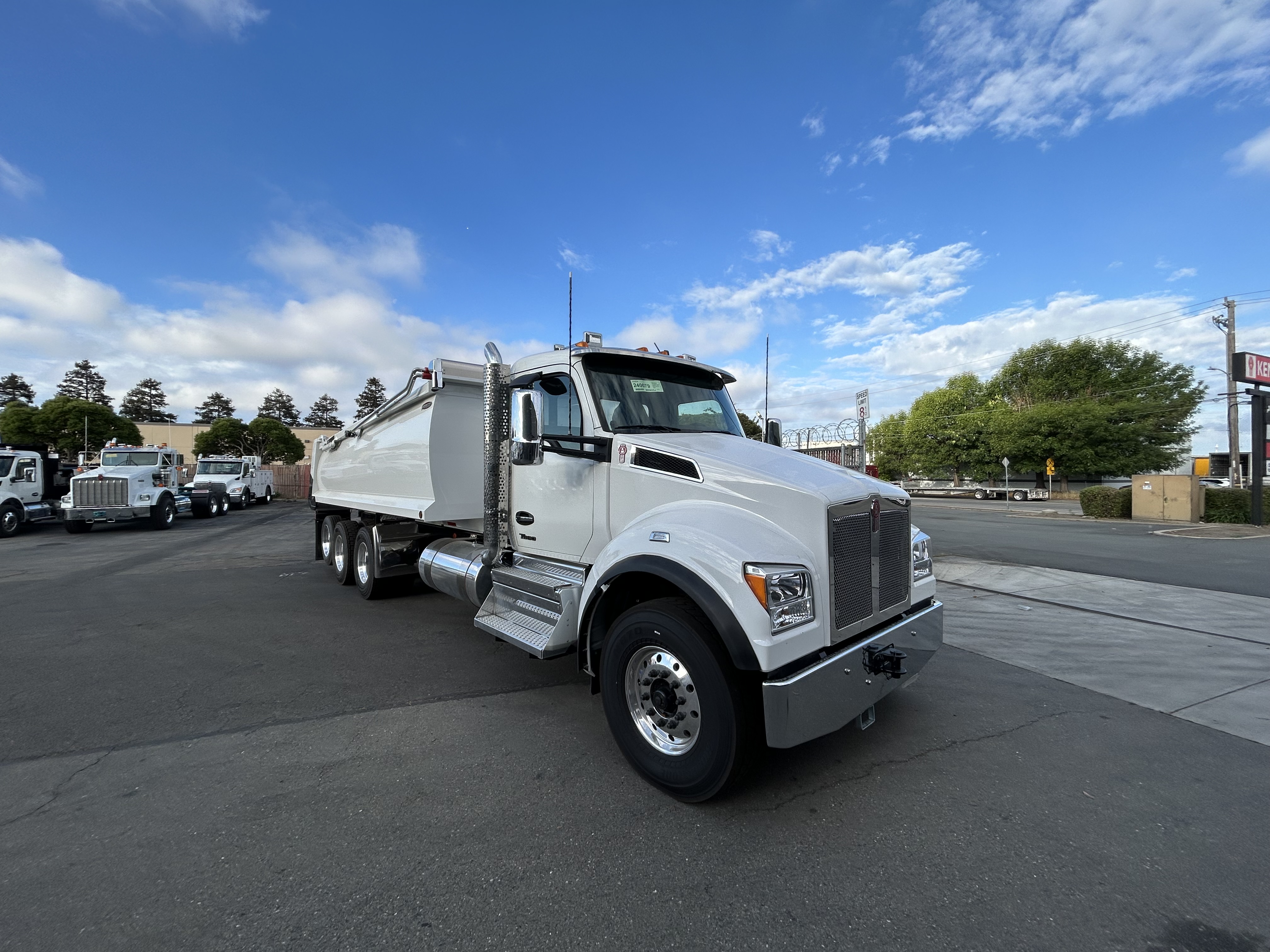 2026 Kenworth T880