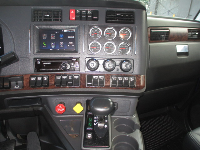 2023 Kenworth T880
