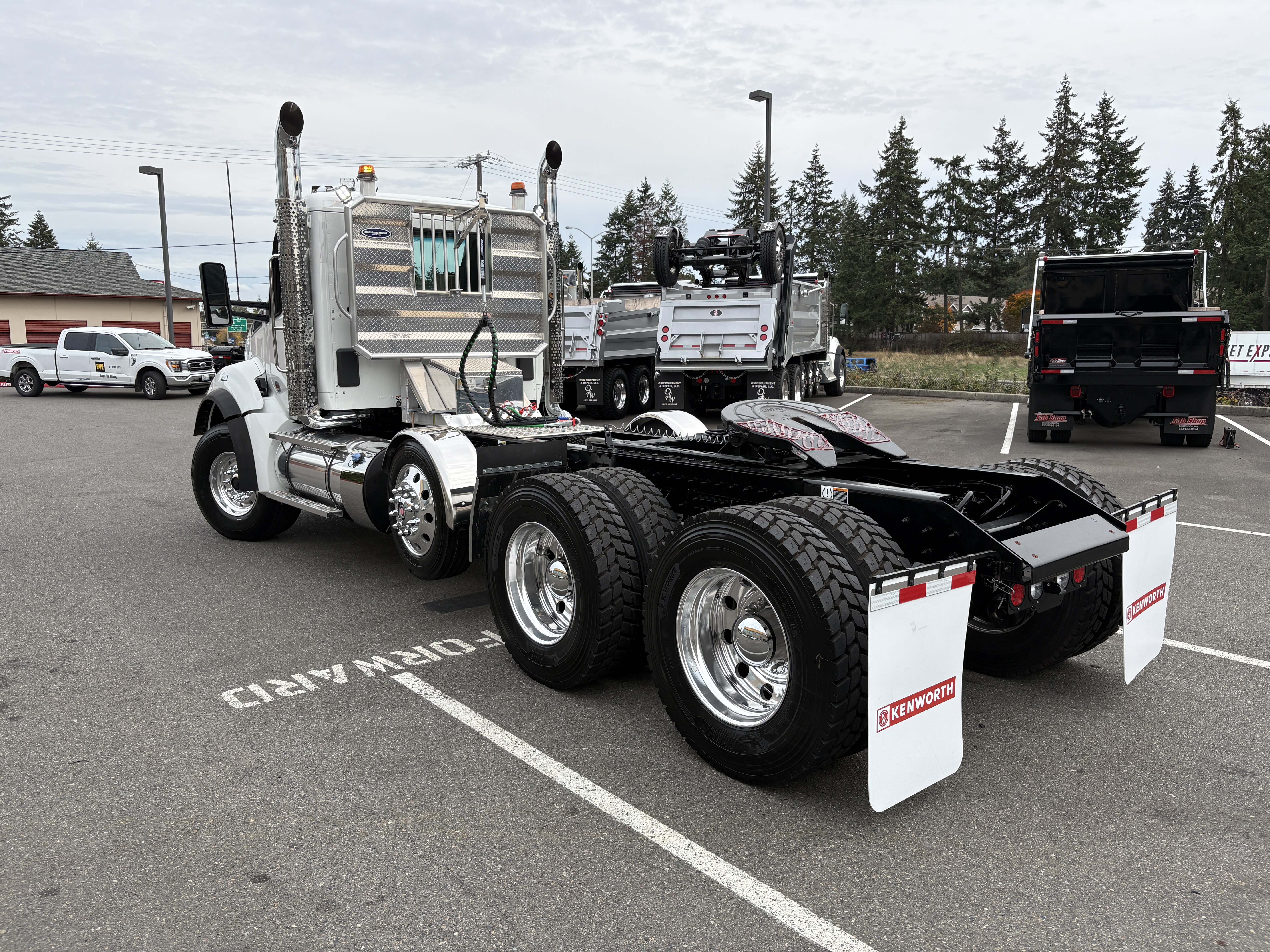 2025 Kenworth T880