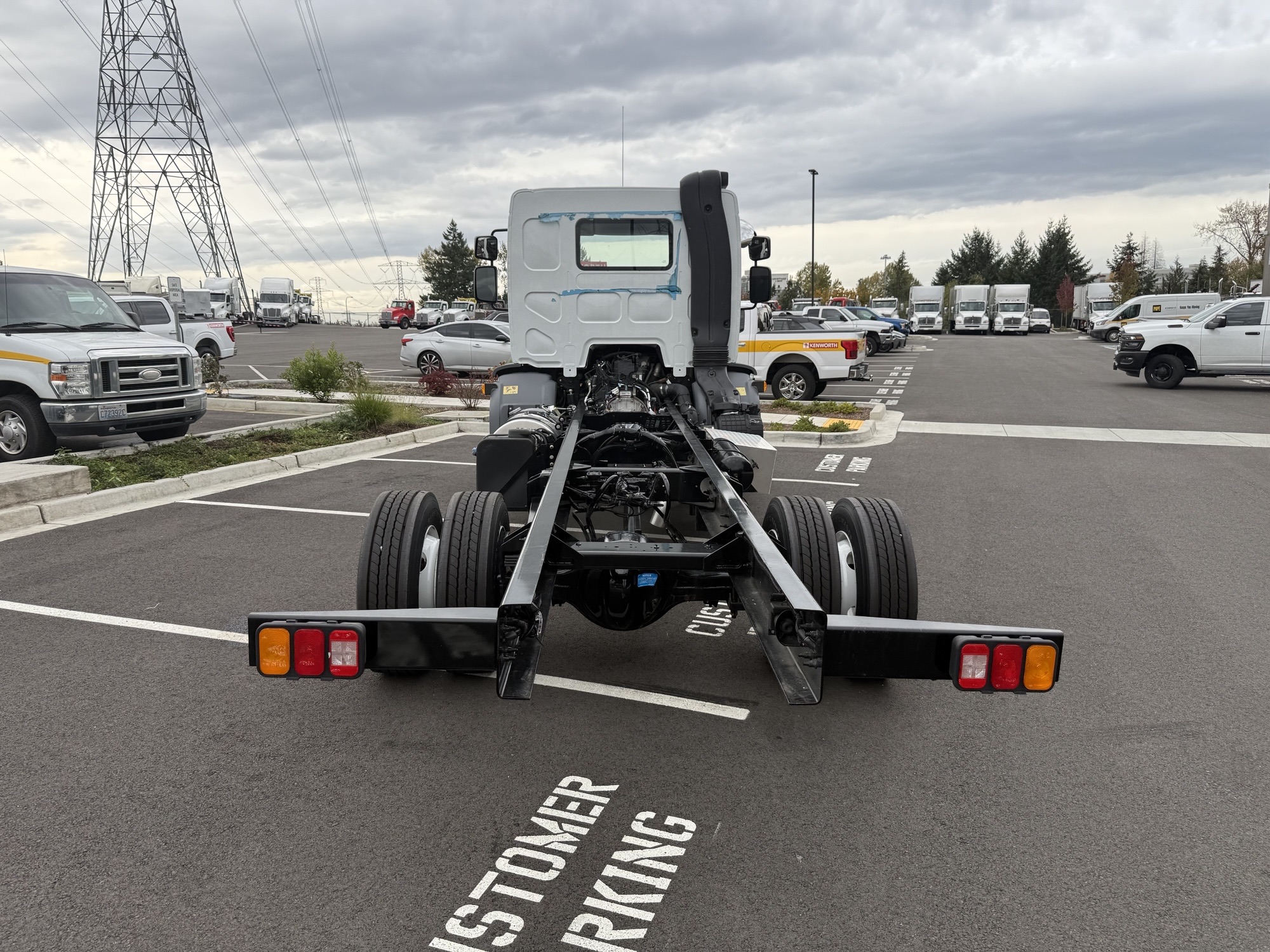 2025 Kenworth K270