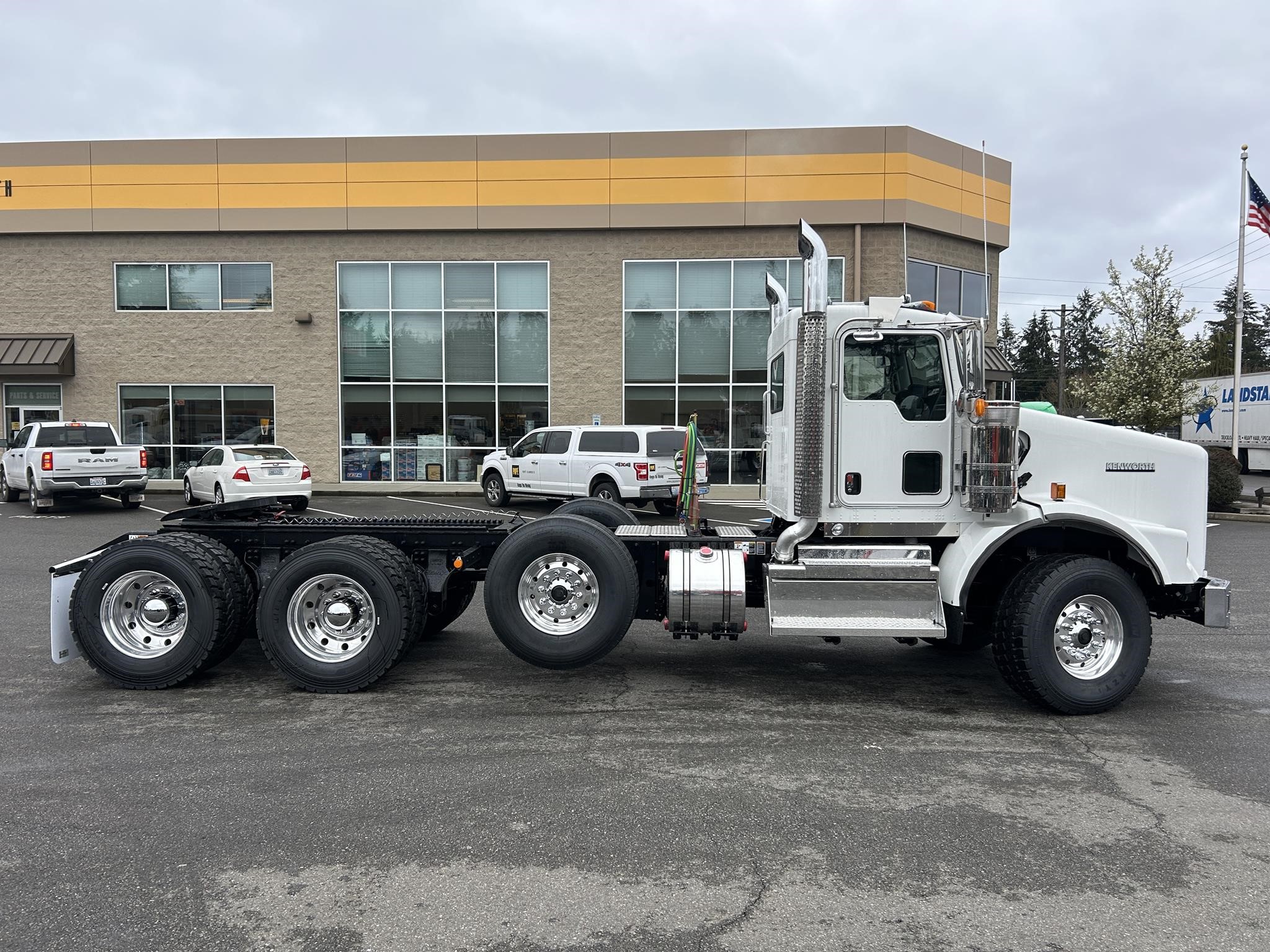 2025 Kenworth T800