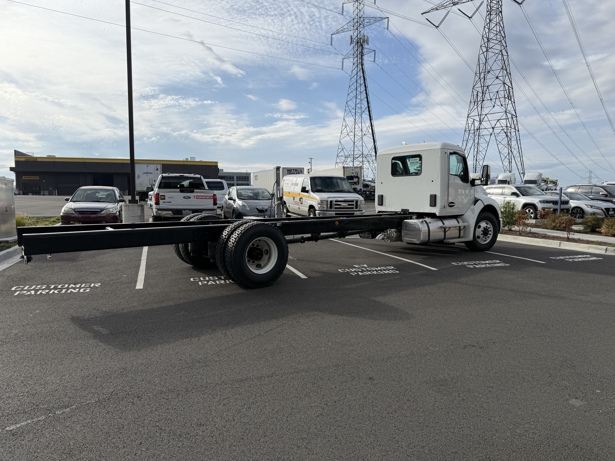 2025 Kenworth T280