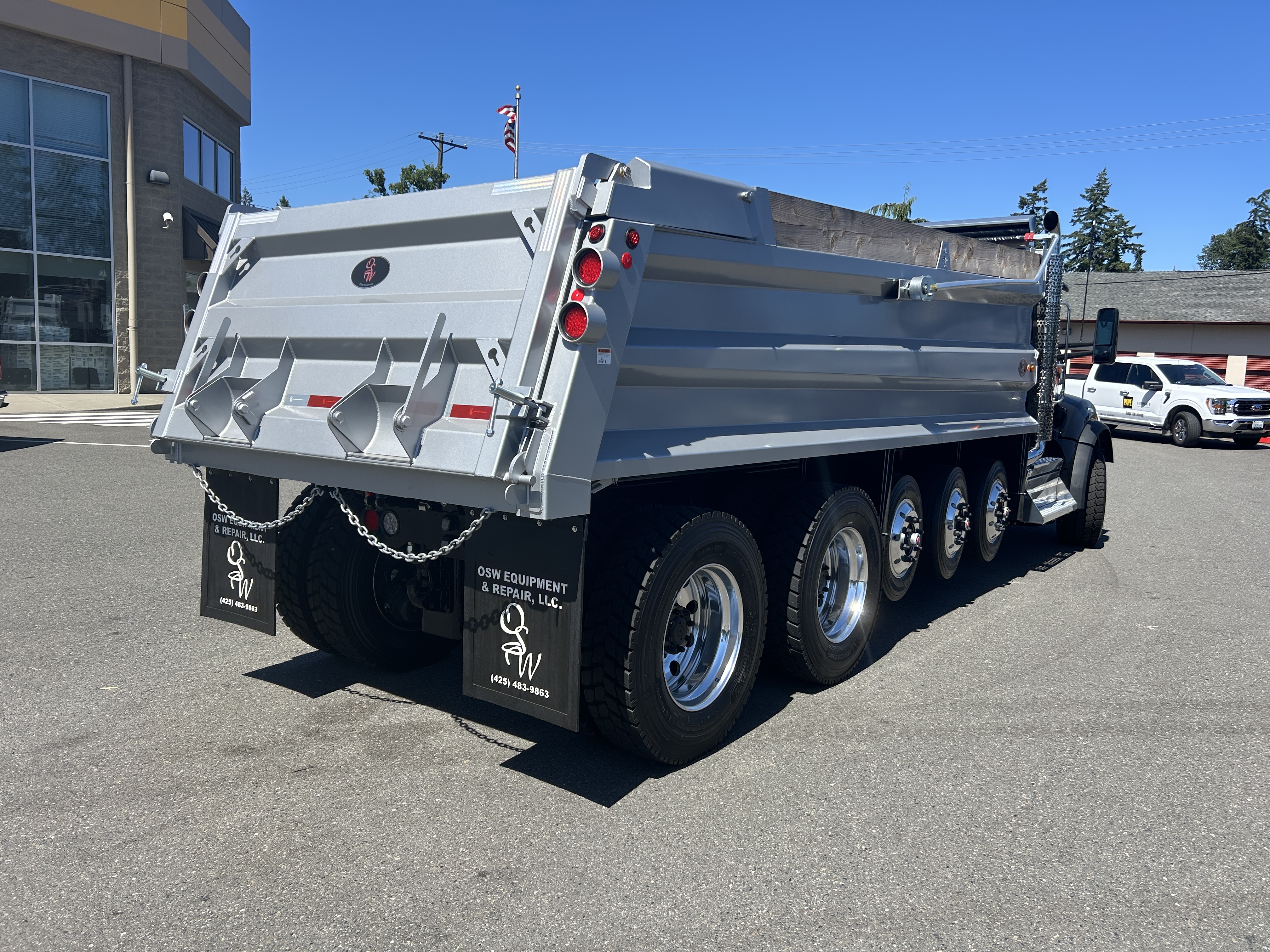 2025 Kenworth T880
