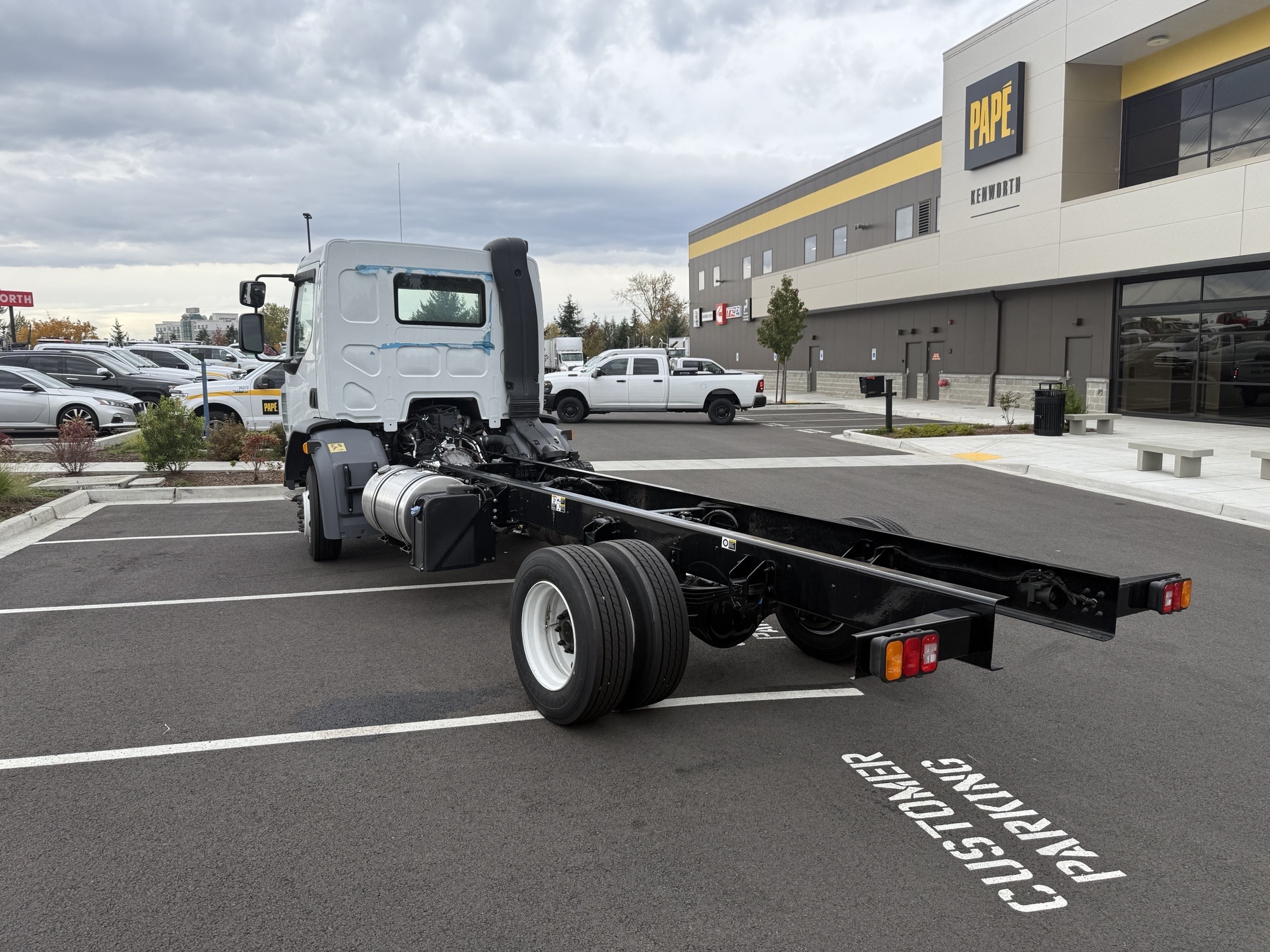 2025 Kenworth K270