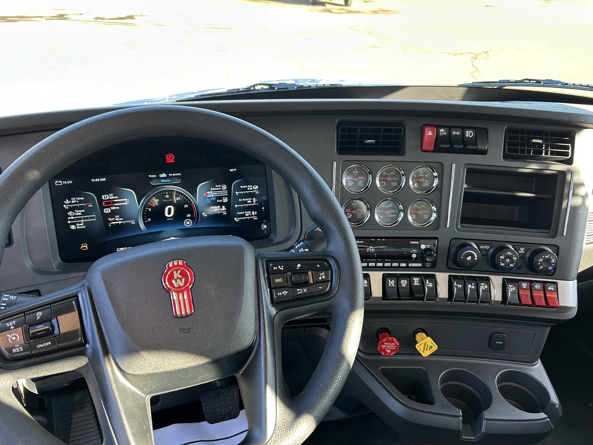 2025 Kenworth T880