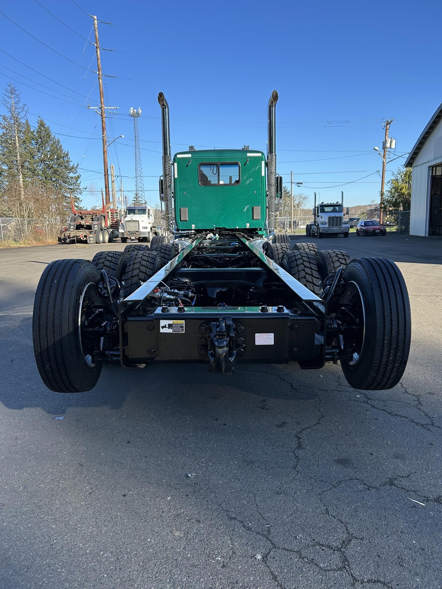 2025 Kenworth T880