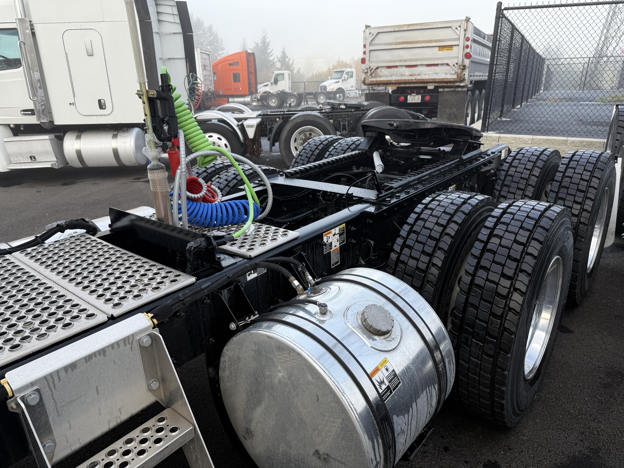2025 Kenworth T880