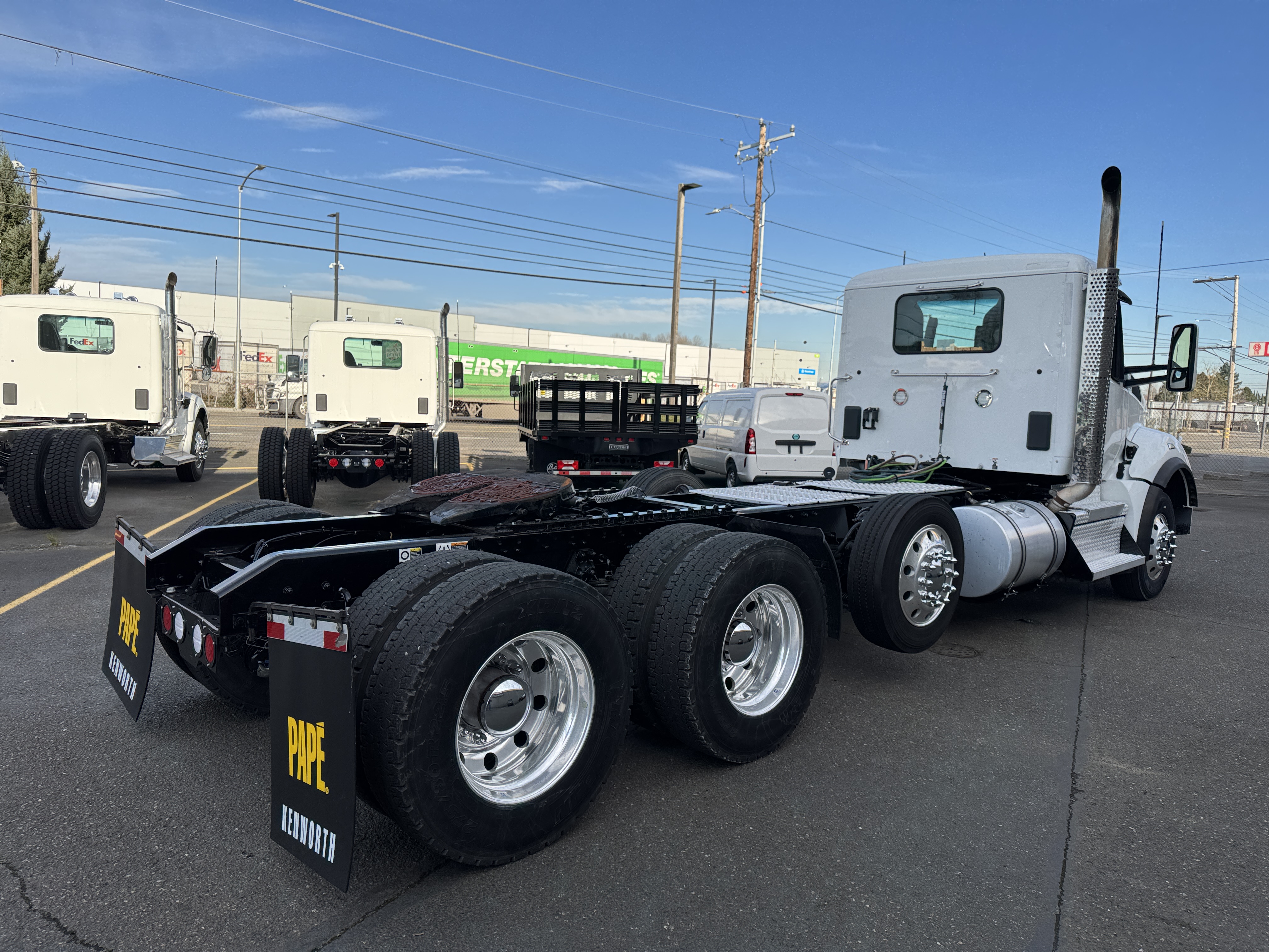 2023 Kenworth T880