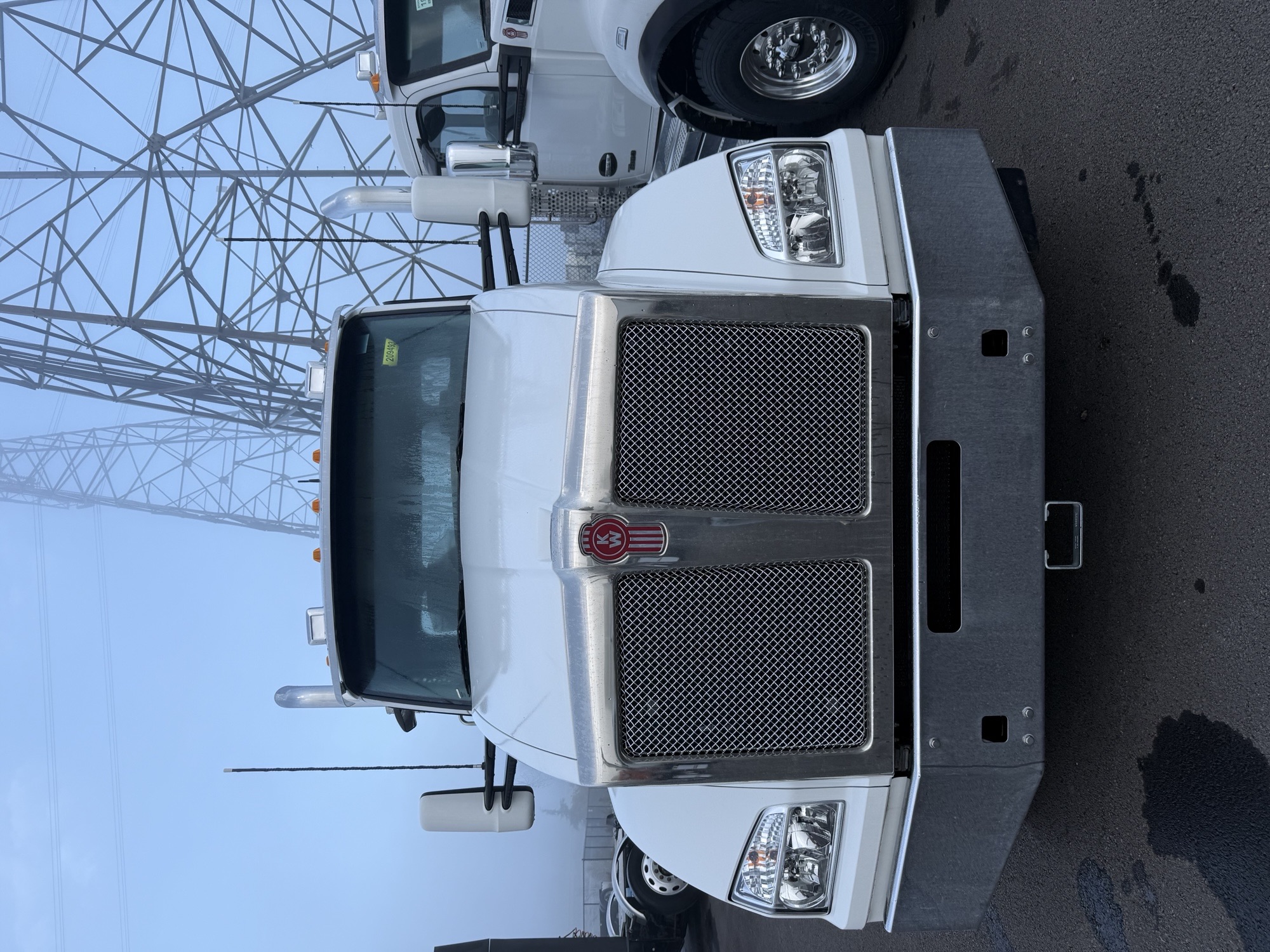 2025 Kenworth T880