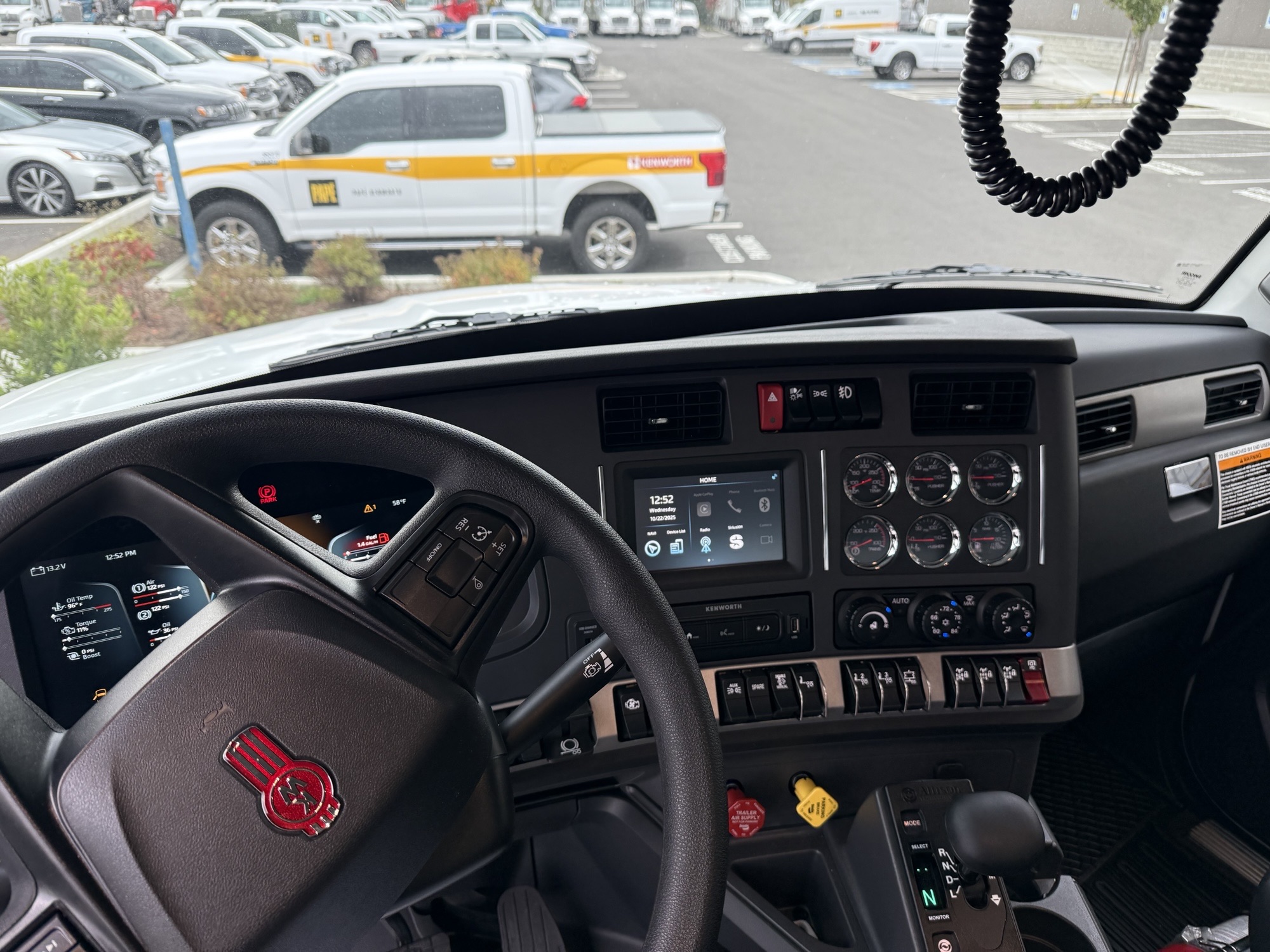 2025 Kenworth T880