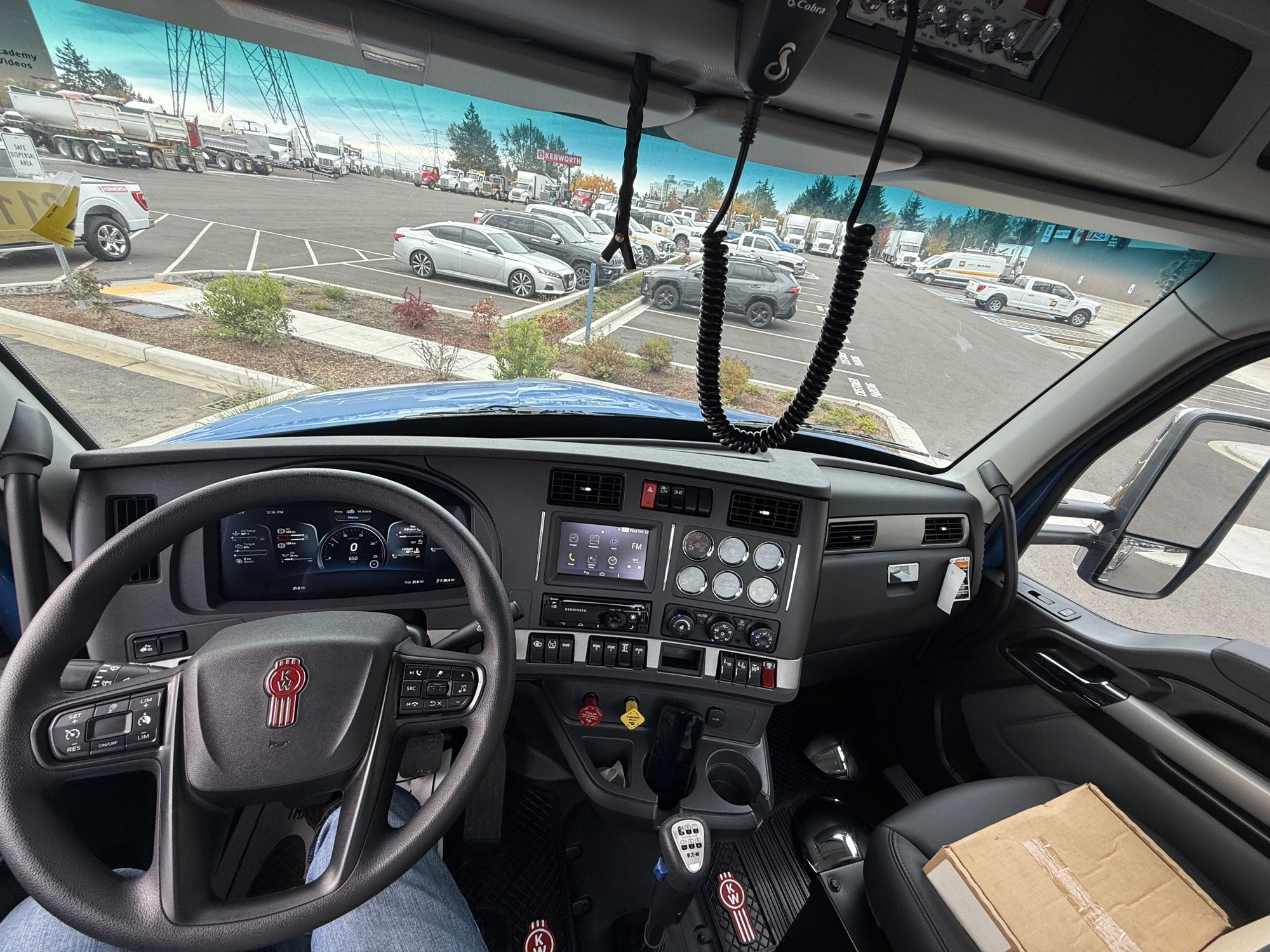 2025 Kenworth T880