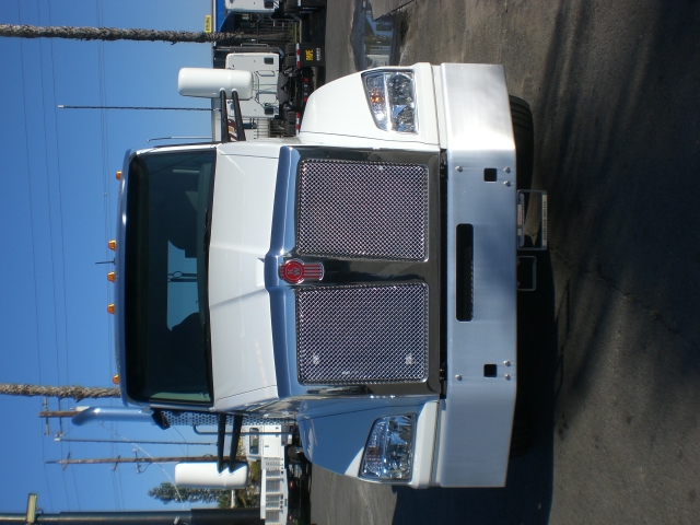 2023 Kenworth T880