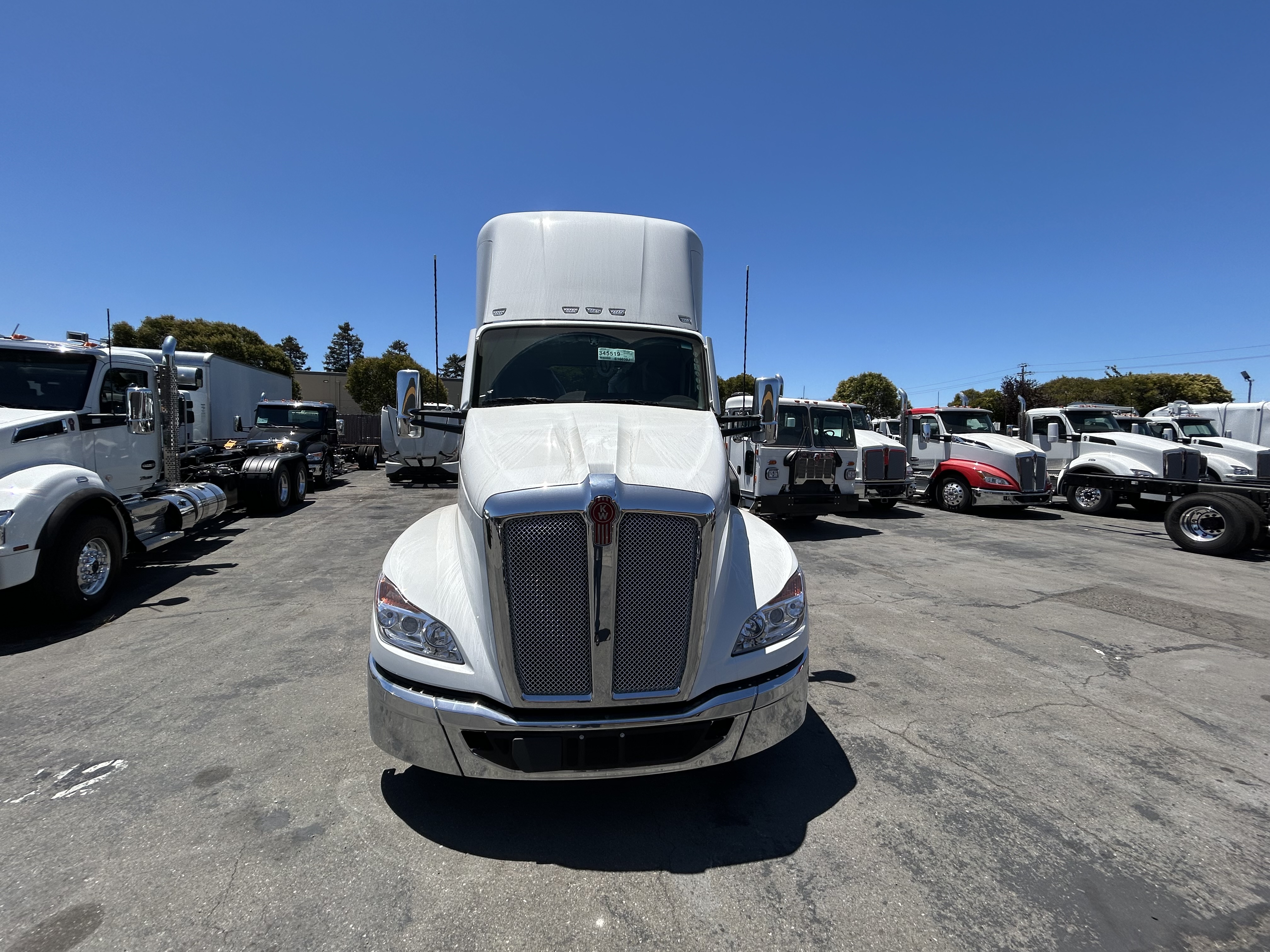 2024 Kenworth T680
