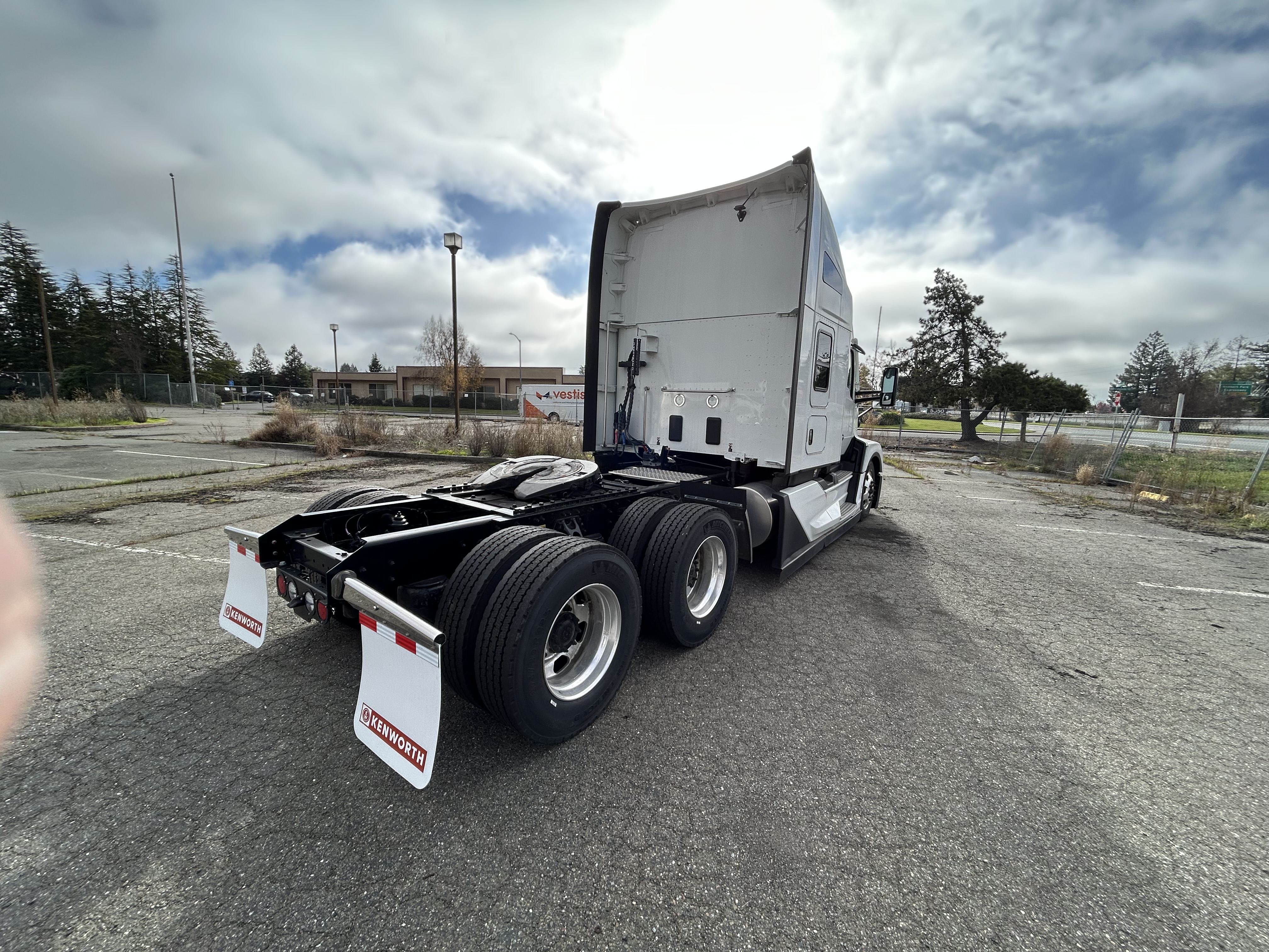 2025 Kenworth T680