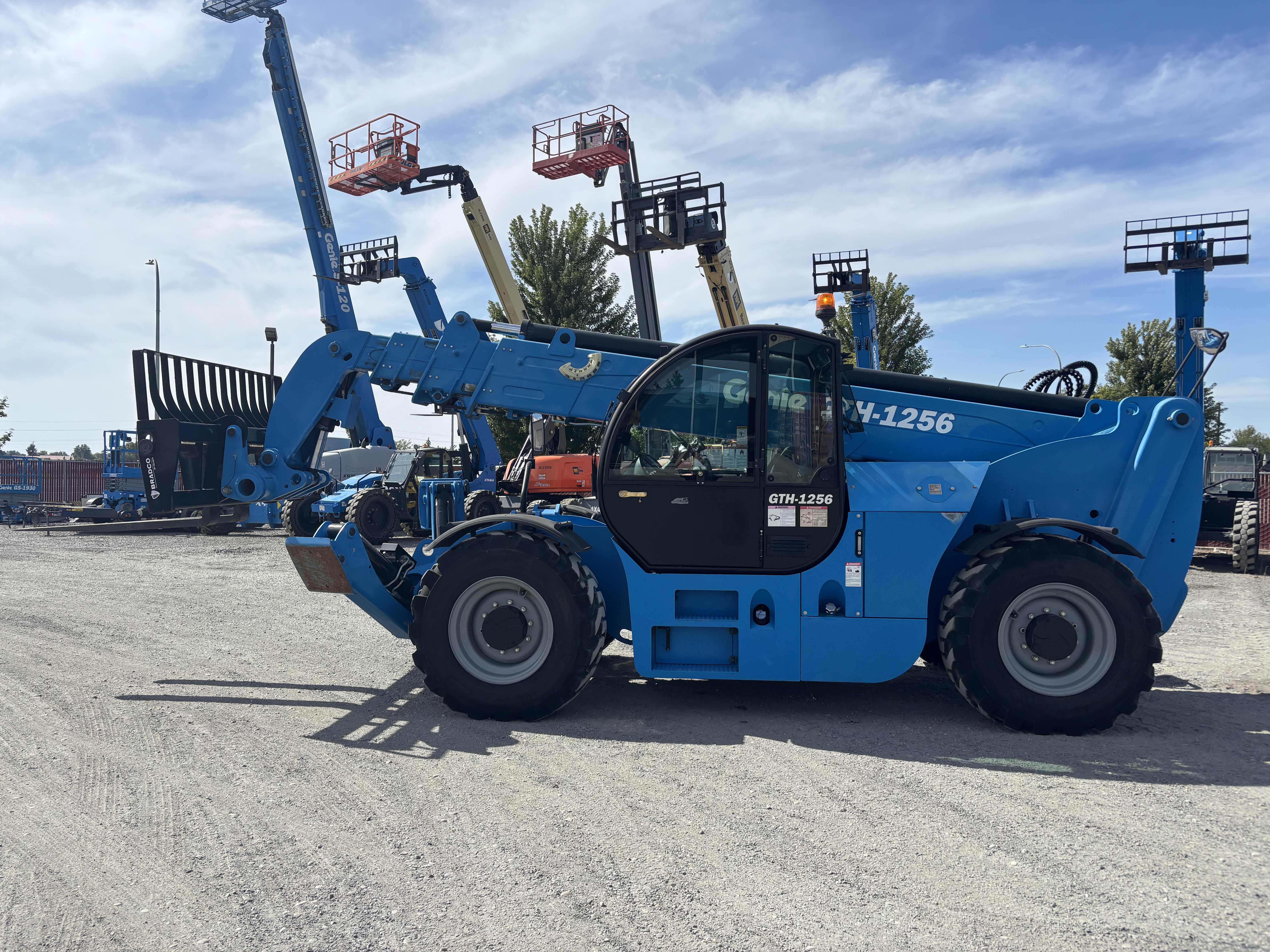2016 Genie TH1256