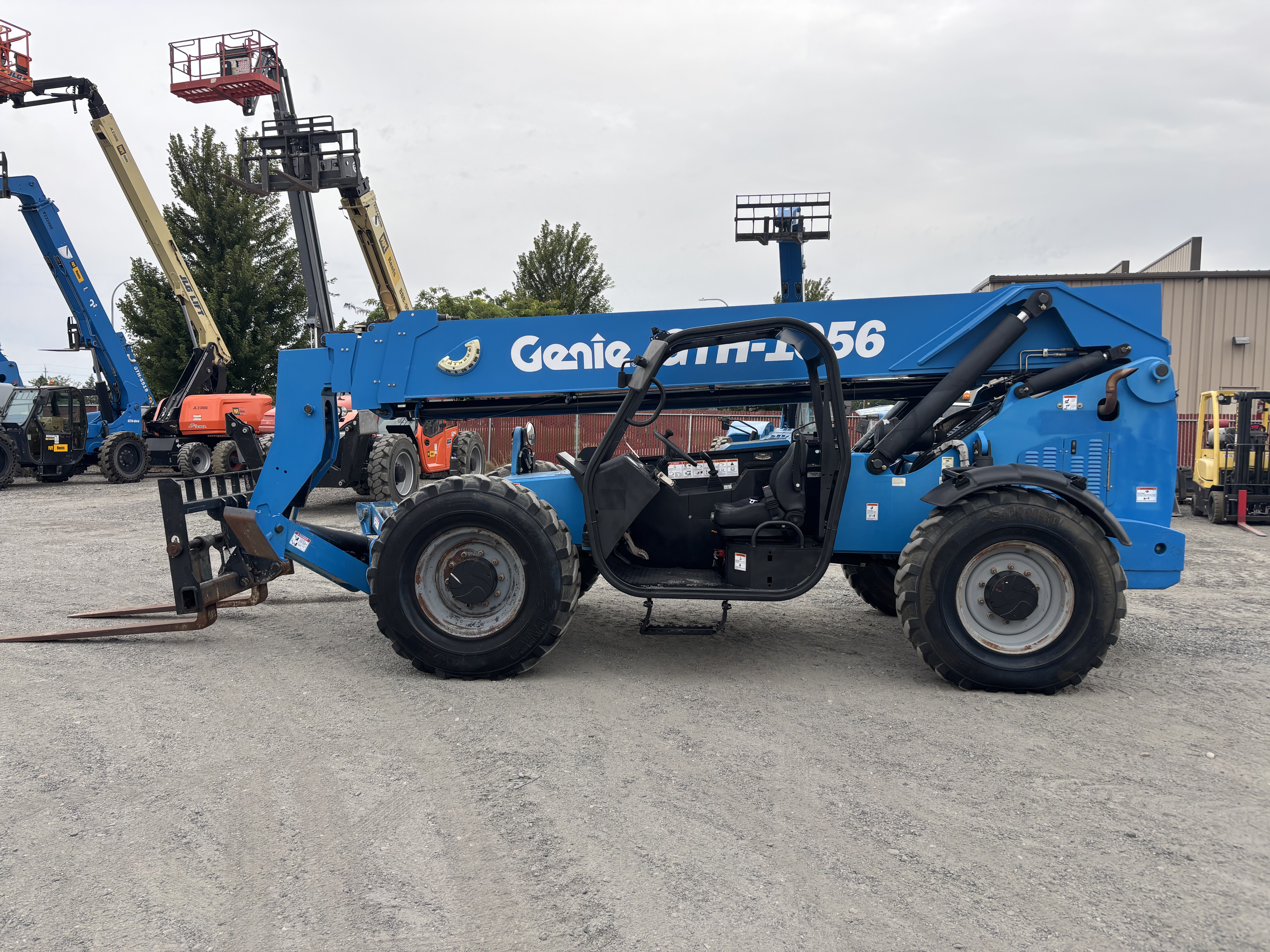 2014 Genie TH1056